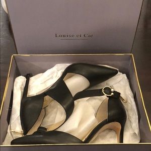 Size 8 Louise et Cie black shoes